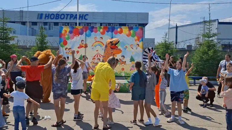 «Новотранс» организовал праздник для детей