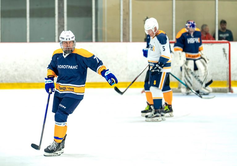 Ежегодный хоккейный матч железнодорожников стал победным для «Новотранс»