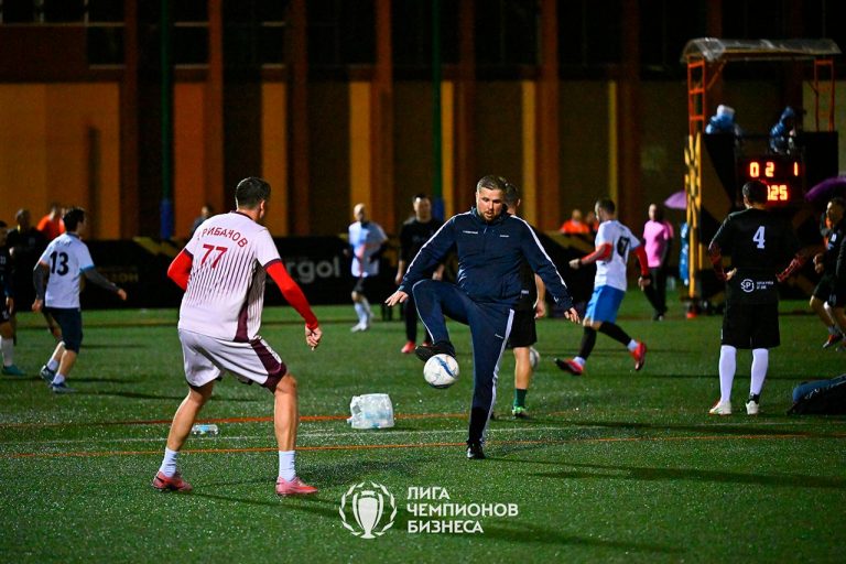 Команда по футболу «Новотранс» провела матч без замен и выиграла